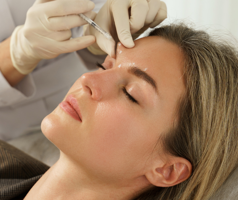 Injection de neuromodulateurs au niveau du front à la Clinique Derma M.